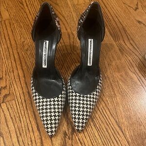 Manolo Blahnik Houndstooth Black and White Heels sz 9